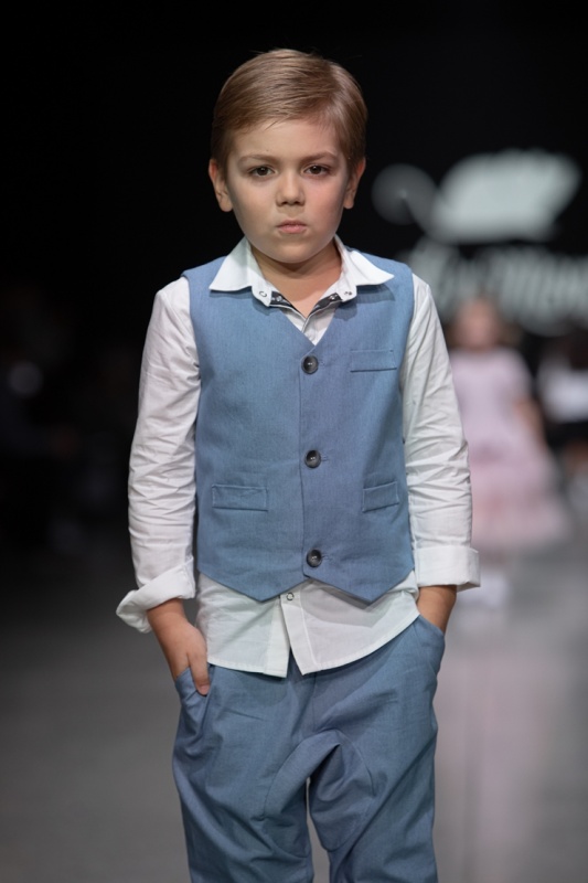 Rīgas modes nedēļa «Riga Fashion Week» piedāvā bērnu apģērbu kolekciju ROCK&MOUSE. Foto: Mark Litvyakov 293709