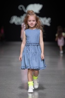 Rīgas modes nedēļa «Riga Fashion Week» piedāvā bērnu apģērbu kolekciju ROCK&MOUSE. Foto: Mark Litvyakov 2