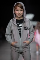 Rīgas modes nedēļa «Riga Fashion Week» piedāvā bērnu apģērbu kolekciju ROCK&MOUSE. Foto: Mark Litvyakov 20