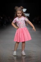 Rīgas modes nedēļa «Riga Fashion Week» piedāvā bērnu apģērbu kolekciju ROCK&MOUSE. Foto: Mark Litvyakov 21