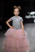 Rīgas modes nedēļa «Riga Fashion Week» piedāvā bērnu apģērbu kolekciju ROCK&MOUSE. Foto: Mark Litvyakov 32