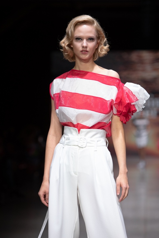 Rīgas modes nedēļa «Riga Fashion Week» piedāvā apģērbu kolekciju SELINA KEER 293717