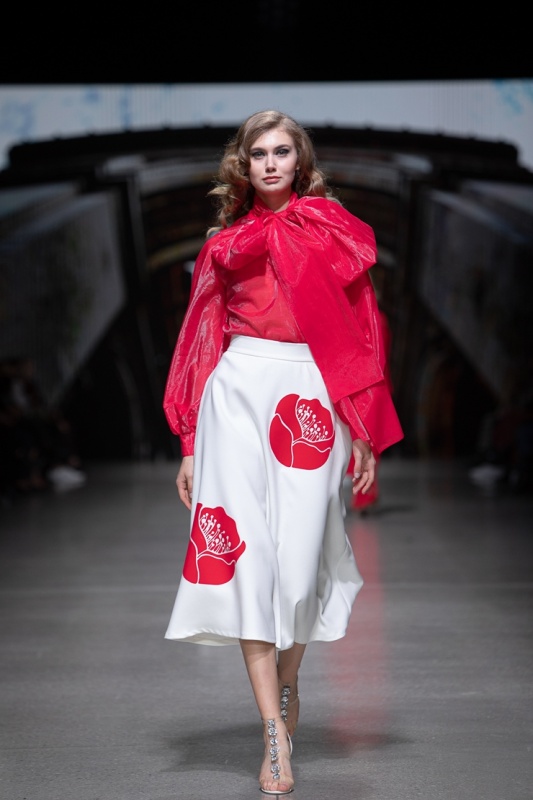 Rīgas modes nedēļa «Riga Fashion Week» piedāvā apģērbu kolekciju SELINA KEER 293736