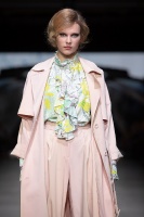 Rīgas modes nedēļa «Riga Fashion Week» piedāvā apģērbu kolekciju SELINA KEER 22