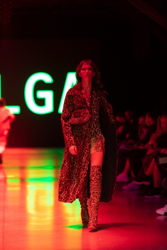 Rīgas modes nedēļa «Riga Fashion Week» piedāvā apģērbu kolekciju VOLGA VINTAGE 293773