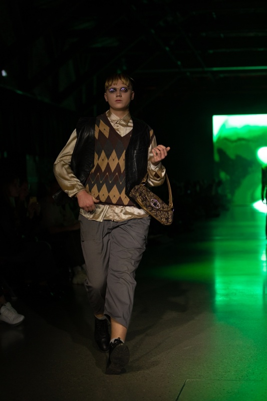 Rīgas modes nedēļa «Riga Fashion Week» piedāvā apģērbu kolekciju VOLGA VINTAGE 293790