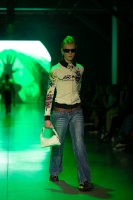 Rīgas modes nedēļa «Riga Fashion Week» piedāvā apģērbu kolekciju VOLGA VINTAGE 21