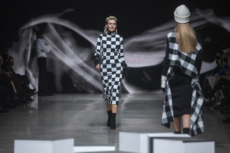 Rīgas modes nedēļa «Riga Fashion Week» piedāvā apģērbu kolekciju CINNAMON CONCEPT 293900