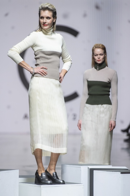 Rīgas modes nedēļa «Riga Fashion Week» piedāvā apģērbu kolekciju CINNAMON CONCEPT 293920