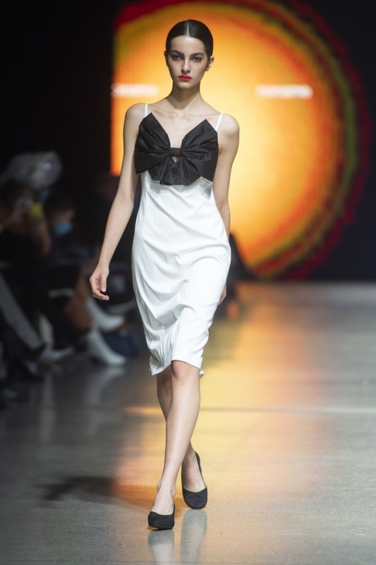 Rīgas modes nedēļa «Riga Fashion Week» piedāvā apģērbu kolekciju NONAME ATELIER 294001
