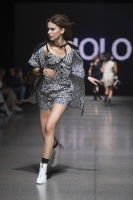 Rīgas modes nedēļa «Riga Fashion Week» piedāvā apģērbu kolekciju NOLO 5