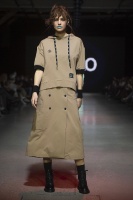 Rīgas modes nedēļa «Riga Fashion Week» piedāvā apģērbu kolekciju NOLO 22