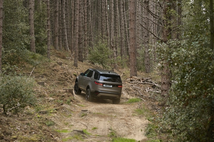 Jaunais «Land Rover Discovery» ir daudzu autoceļotāju sapnis ar leģendāru zīmolu 294238