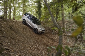 Jaunais «Land Rover Discovery» ir daudzu autoceļotāju sapnis ar leģendāru zīmolu 10