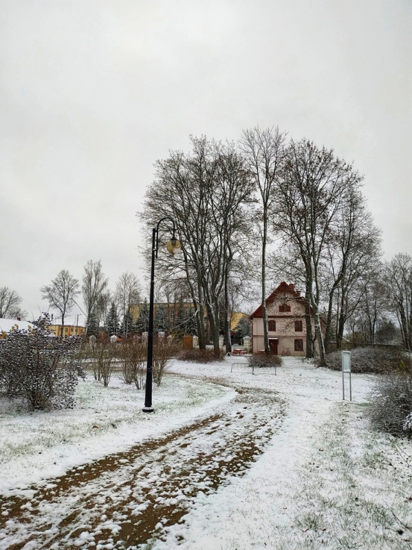 Krāslava  ietinas baltā sniega rotā. Foto: Inga Pudnika 294575