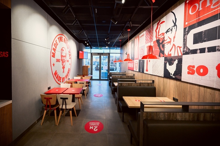 Rīgā durvis ver jauns KFC restorāns. Foto: Otto Strazds 294619