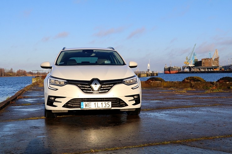 Travelnews.lv ar jauno «Renault Megane INTENS E-TECH 160 PLUG-IN HYBRID» apceļo Vidzemi 294774