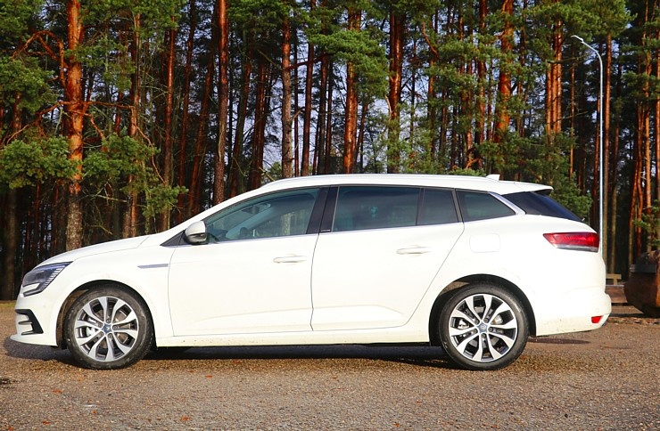 Travelnews.lv ar jauno «Renault Megane INTENS E-TECH 160 PLUG-IN HYBRID» apceļo Vidzemi 294784