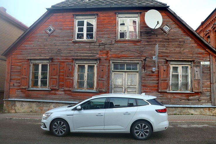 Travelnews.lv ar jauno «Renault Megane INTENS E-TECH 160 PLUG-IN HYBRID» apceļo Vidzemi 294793