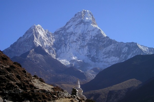 14. maijs vēsturē: Everestā pi