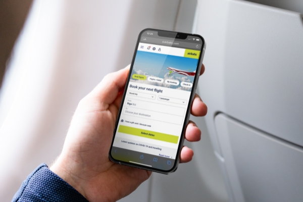 Salīdzinot ar 2021. gadu, «airBaltic» divkāršo mobilo rezervāciju skaitu