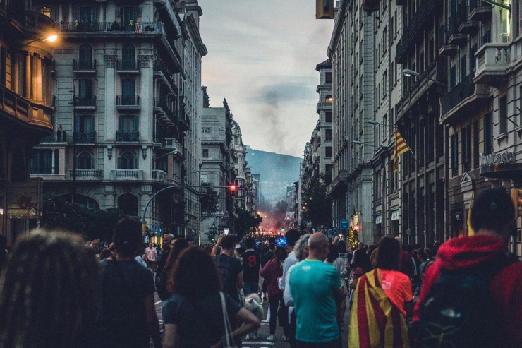 Barselonai apnikuši tūristu pūļi: Tiek ieviesti ja