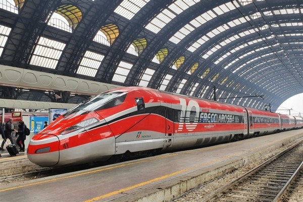 Itālijas dzelzceļš piedāvā 2 stundās aizkļūt no Romas uz Pompeju