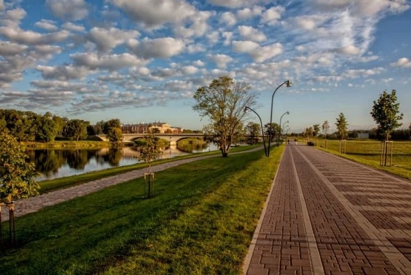 16. novembris vēsturē: Jelgavā pēc rekonstrukcijas