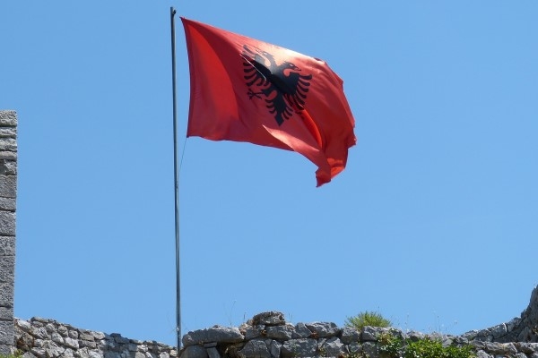 28. novembris vēsturē: Albānijā svin neatkarības d