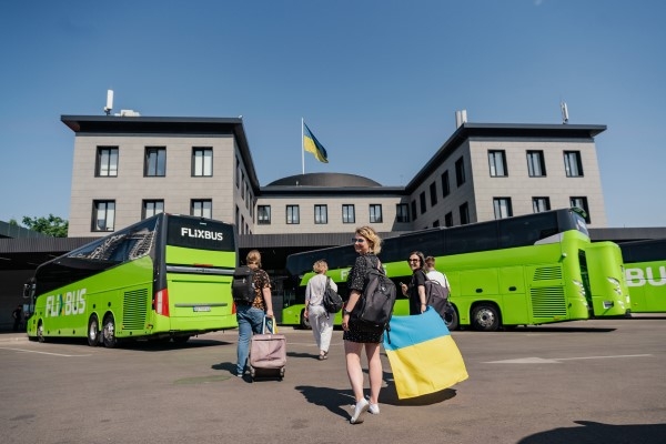«FlixBus» sniegs atbalstu uz Ukrainu ceļojošiem uzņēmumiem un medijiem