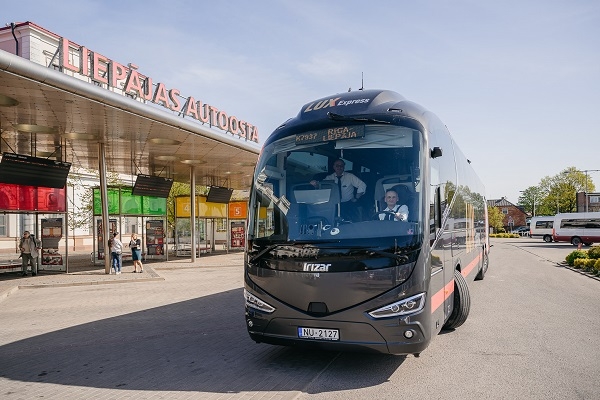 «Lux Express» uzsācis pasažieru komercpārvadājumus reģionālās nozīmes maršrutā Rīga–Liepāja 