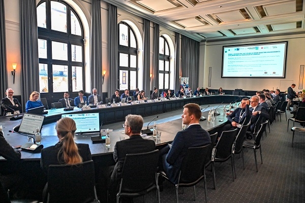 Vācijas–Latvijas biznesa forumā paraksta sadarbība