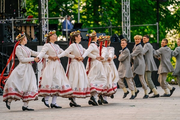 Balvu novads aicina: VI Starptautiskais tautu deju festivāls «Eima, eima»