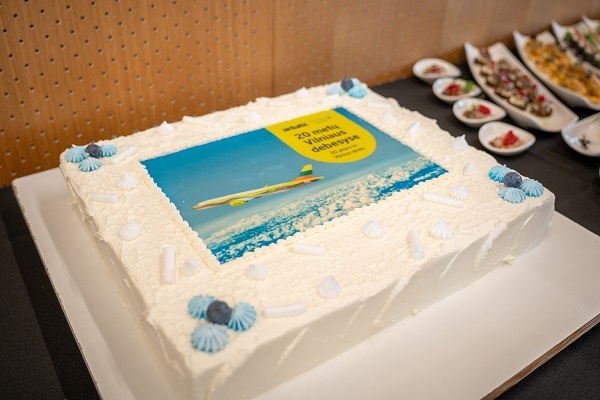«airBaltic» svin Viļņas bāzes 20. gadadienu