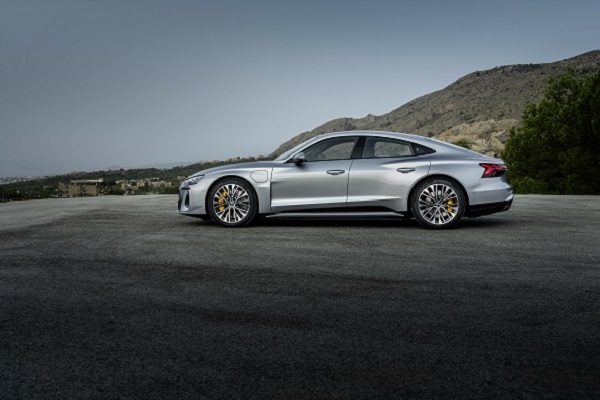 Jaunais «Audi e-tron GT»: elektrificēts šedevrs