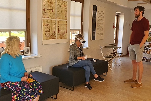 Sabiles tūrisma centram projekta «Dārza pērles II» ietvaros piešķirtas virtuālās realitātes brilles