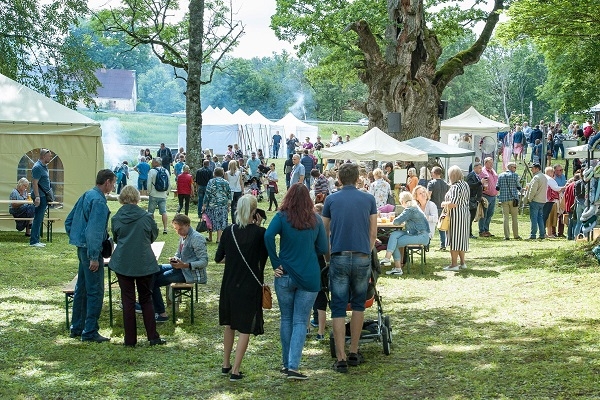 Zaubes savvaļas kulinārais fes