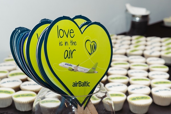 «airBaltic» uzsāk lidojumus uz diviem jauniem gala