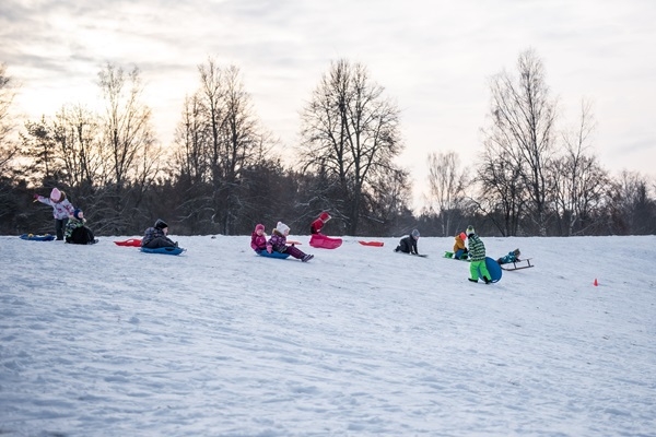 Skolēnu ziemas brīvlaika burvība sākas Valmieras n