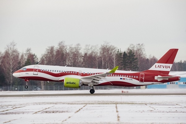 «airBaltic» veic «Starlink» testa lidojumu, sperot