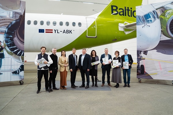 «airBaltic» atklāj divus lidmašīnu angārus, lai uz