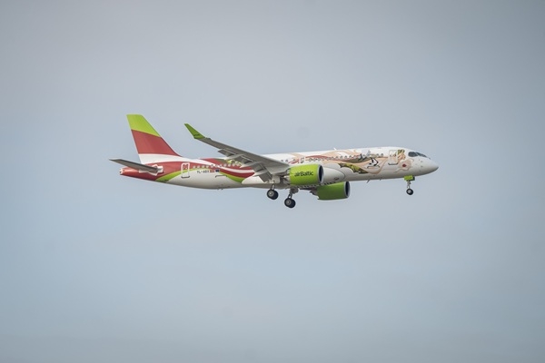 «airBaltic» Rīgā sagaida 50. «Airbus A220-300» lid