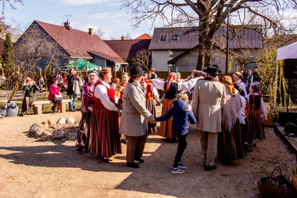 Jelgava: Pavasara saulgriežu svinēšana Vecpilsētas