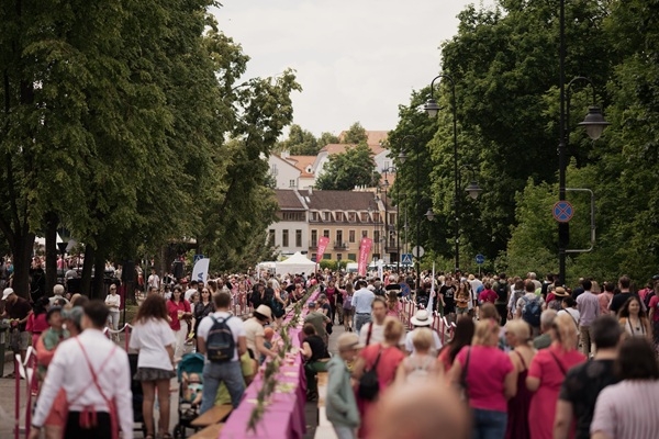 Rozā zupas fenomens: Viļņa aicina uz vasaras garšas festivālu