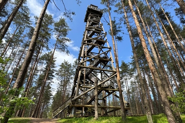 Bumbu kalniņa skatu tornis būs slēgts apmeklētājiem no 26. līdz 30. maijam