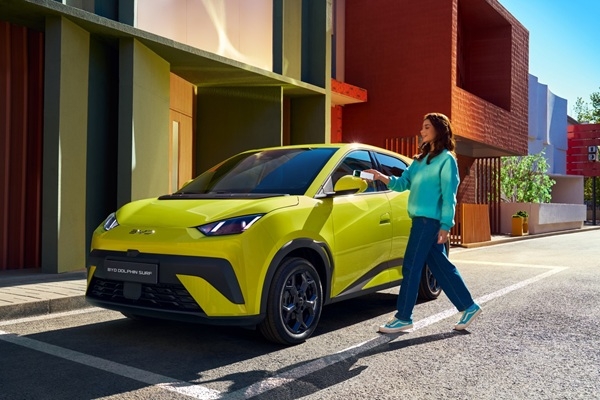 BYD prezentē jaunu elektromobili Eiropas tirgum – 