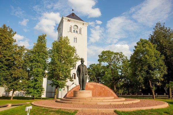 Jelgavas Sv. Trīsvienības baznīcas tornī skatāma izstāde, kas veltīta Torņa atjaunošanas 15 gadu jubilejai