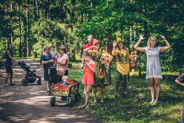 Zāļu diena Pasaku mežā LVM dabas parkā Tērvetē