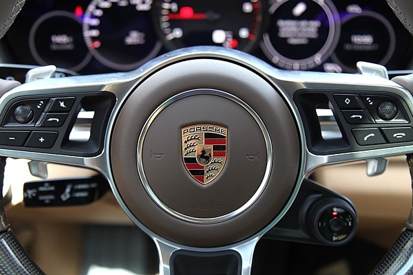 Porsche ar 321 km/h fiksēts ātruma radara slazdā –