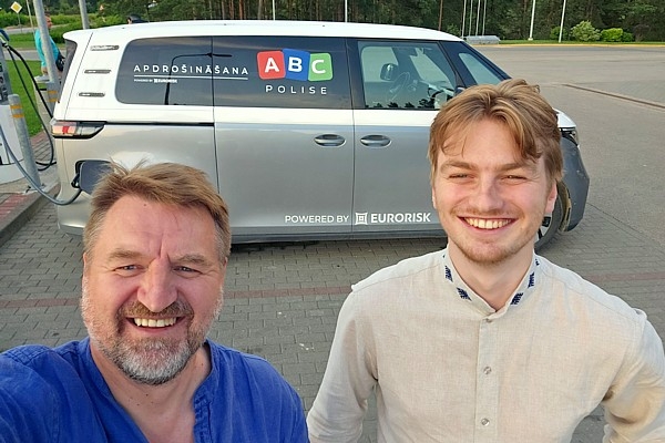 Palīdzība uz ceļa: praktisks papildinājums auto ap